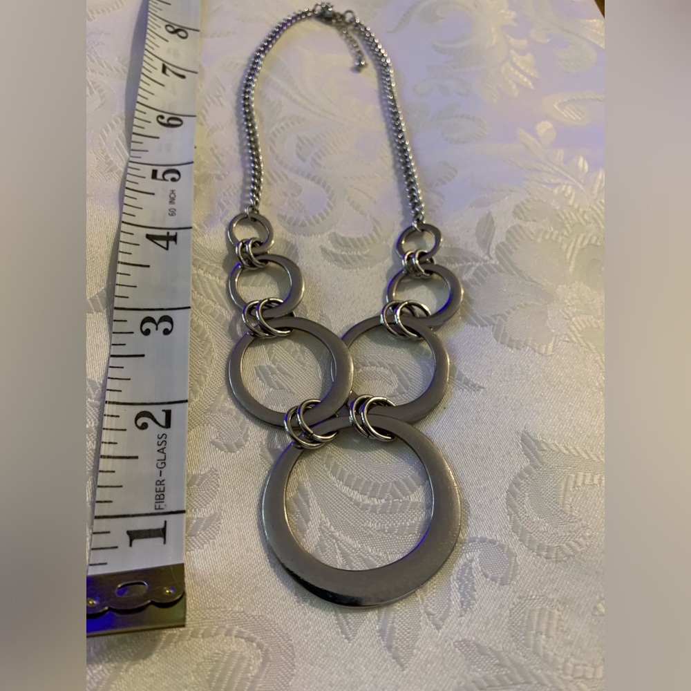 Elegant Silver Circle Necklace